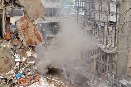 Iran Tahan Hormuz, Israel Gempur Lebanon di Tengah Gencatan Senjata